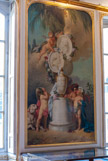<center>La bibliothèque municipale de Versailles.</center> Le Pacte de Famille  rappelle le traité signé en 1761 entre Louis XV, Charles III, roi d’Espagne, et le duc de Parme pour s’unir contre l’Angleterre qui menaçait les colonies. Tous les signataires appartenaient à la Maison de Bourbon.