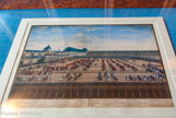 <center>La bibliothèque municipale de Versailles.</center> Festivités pour la naissance du Dauphin. Jeux équestres où s'affontaient des équipes, les quadrilles. Chaque quadrille était sous les ordres d'un prince du sang : le Roi Louis XIV, son frère Monsieur, le Prince de Condé, le Duc d'Anguien,  le Duc de Guise. Chaque quadrille était formée de dix chevaliers, avec leurs écuyers, pages, timbaliens et trompeuses, estafiers.