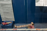 <center></center>En bas, 49. Un cadeau de mariage original : un rouleau de prière arménien, XVIIIe siècle. <br> Au fond, 51. Rouleau de prière arménien témoignant d’une profonde dévotion envers les Anges, 1866 et 1867.