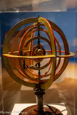 <center>Sphère armillaire héliocentrée, dite copernicienne</center>Nicolas Bion Paris, France 18e siècle Bois et papier
Bibliothèque nationale de France, département des Cartes et plans, Paris