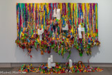 <center>Habiter la peinture</center>Une exposition traversée par le temps L'exposition Habiter de Gilles Barbier rassemble une quarantaine d'œuvres. Même si une grande partie d'entre elles ont été produites pour l'occasion, elle intègre dans son parcours des pièces existantes, dont les plus anciennes datent de 1992. Certaines séries, les Pions, Habiter la Peinture, accompagnent l'artiste depuis ses débuts et contribuent à l'ossature de sa pratique. D'autres familles d'œuvres, plus tardives, Habiter la Viande, Stasis, Naufrages, éclairent ces gestes initiaux en les amplifiant ou en en déplaçant les enjeux.
Loin d'être une rétrospective, cette exposition met toutefois à jour un motif qui traverse le travail de Gilles Barbier depuis plus de trente ans et qui n'avait jusqu'alors jamais été articulé avec autant d'évidence : celui d'habiter.
L'exposition révèle ainsi la cohérence souterraine d'une œuvre qui, sous des formes très diverses, interroge depuis longtemps les manières d'occuper le monde.