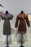 <center>Kenzo par Kenzo Takada. Robe</center>Collection prêt-à-porter automne-hiver 1971. Laine bouillie, sergé, toile de coton.
Kenzo Heritage