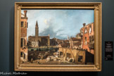 <center>Gianantonio Canal, dit Canaletto</center>Venise, 1697 - 1768
Le Campo San Vidal et Santa della Carità, ou L’Atelier des tailleurs de pierre à San Vidal, vers 1725.
Unique représentation du site dans l'œuvre de l'artiste, le tableau, dont le commanditaire demeure inconnu, montre la réfection de la façade de l'église San Vidal. Au-delà du Grand Canal, on discerne l'église Santa Maria della Carità et son campanile, écroulé en 1744. Cul-de-sac au XVllle siècle, le Campo San Vidal est aujourd'hui, depuis la construction du pont de l'Accademia, une place très fréquefréquentée. Le puits y est toujours présent.