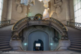 <center>Le Grand Escalier</center>LA DIASPORA DES ARTISTES VENITIENS EN EUROPE
L’afflux à Venise d’étrangers fortunés, amateurs éclairés et collectionneurs, contribue à l’aura des artistes vénitiens dans toute l’Europe. Au-delà de la lagune, des perspectives nouvelles s’ouvrent ainsi pour ceux d’entre eux qui pâtissent à Venise d’une crise économique de plus en plus vive et de la raréfaction des commandes. L'art vénitien s’exporte et ouvre de nouvelles voies selon les pays : les vedute d’Antonio Canaletto en Angleterre, les portraits au pastel de Rosalba Caméra en France, les grands décors rococos de Giambattista Tiepolo dans les pays germaniques. Derrière certaines commandes, comme celle que passe le roi d’Espagne à Giambattista Tiepolo, se cachent parfois de véritables enjeux diplomatiques entre États.