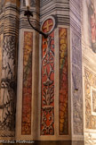 <center>La cathédrale Sainte-Cécile</center>En haut, des ersonnages.