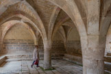 <center>Abbaye de Beaulieu-en-Rouergue  </center>La salle capitulaire est la pièce où les moines se réunissaient sous l'autorité de l'abbé pour organiser la vie spirituelle et matérielle de la communauté. C'était l'un des rares endroits de l'abbaye où ils pouvaient parler.