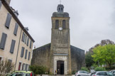 <center>Navarrenx</center>L'église Saint-Germain
Achevée en 1562, dotée à l'origine d'un clocher-mur remplacé en 1734 par le clocher-porche actuel, cette église est presque aussitôt transformée en temple sur oprdre de la reine Jeanne d'Albret ( mère du futur HENRI IV) qui y fait profession de foi protestante le 1er avril 1563. 
Le 18 octobre 1620,1e roi LOUIS XIII, venu imposer l'édit d'union du Béarn à la-France, rend 1 édifice au culte catholique en assistant en personne à une messe solennelle. Le 4 août 1790, l'assemblée des grands électeurs y siège pour confirmer Navarrenx comme chef-lieu du département des Basses-Pyrénées récemment crée par l'Assemblée nationale constituante; ce chef-lieu sera ensuite transféré à Pau.
Pendant le blocus de 1814, l'église sert de réduit défensif pour les troupes napoléoniennes craignant la prise de la place par l'armée de Wellington. L'accès à l'édifice par le bas-côté gauche était imposé aux cagots par une porte réservée.