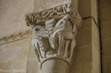 <center>Lescar</center>La cathédrale Notre-Dame. Deux animaux fantastiques.