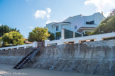 <center>Arcachon, quartier Pyla, ville de Printemps</center>Villa Théthys.  La façade ouest de la villa donne sur la mer,