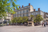 <center>Place Camille Jullian</center>En 1938, la ville de Bordeaux éleva à Camille Jullian, sur la place qui porte son nom, un petit monument fait de vestiges gallo-romains du IVe siècle, trouvés en 1921. C'est l'architecte Jacques d'Welles qui a assemblé ces pierres sur un piedestal.