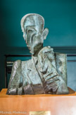 <center>Malagar.</center>Buste en bronze de françois Mauriac, par Ossip Adkine.