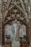 <center>Notre Dame de Bonne Nouvelle</center>De style romantique, cette statue de la vierge est vénérée sous le vocable de Notre Dame de Bonne Nouvelle. En réalité, il s'agit de Notre Dame du Mont Carmel (à l'origine elle était destinée à être placée dans cette chapelle). C'est un scapulaire que la vierge porte dans sa main. Elle est l'œuvre de Jean Dusseigneur (1808-1886). Elle est placée devant