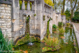 <center>Les jardins Prés-fichaux </center> Ils s'organisent autour d'un jeu d'eau.