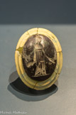<center>Musée archéologique de Tarente</center>Bouton en or. Fin du troisième- début du deuxième siècle avant J.-C.