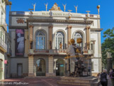 <center>Théâtre-musée Dalí à Figueras. </center>Bâti sur les ruines de l’ancien théâtre municipal de Figueres, incendié par les soldats de Franco en 1939, cet édifice a été inauguré en 1974 après quatre ans de travaux.