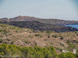 <center>Cadaqués.</center>Le Cap de Creus et son phare. C'est un promontoire abrupt et rocheux, de 672 m d'altitude, sur la Costa Brava, qui s'avance dans la Méditerranée formant une petite péninsule de caractère montagneux, taillée de ci de là par de nombreuses et petites calanques. Le cap de Creus a inspiré à Salvador Dalí l'un de ses tableaux majeurs : « Le Spectre du sex-appeal » (1934)