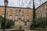 <center>Le Musée de Lodève</center>Le Musée de Lodève est installé depuis 1987 dans l'Hôtel particulier de la famille Fleury où semble avoir vu le jour, le 22 juin 1653, le Cardinal André Hercule de Fleury. Édifié aux XVIe et XVIIe siècles, puis remanié au XVIIIe siècle, cet élégant bâtiment s'articule autour d'une cour centrale de plan carré.