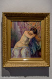Nu assis. HENRI MANGUIN (1874-1949). huile sur toile, 1938
Avec Matisse, Marquet et Camoin, Manguin fut l'un des Fauves de la première heure. Il rencontre en effet Marquet et Matisse dès son entrée à l'École des arts décoratifs en 1891, puis passe plusieurs années avec eux dans l'Atelier de Gustave Moreau aux Beaux-Arts. Ayant tous choisi la voie d'une carrière indépendante, en marge de l'académie, ils orientent leurs recherches dans la voie de la couleur, cherchant à la suite de Cézanne « à faire de l'impressionnisme quelque chose de solide et de durable comme l'art de musées ».
Le nu, un des sujets de prédilection de Manguin, sera ainsi une façon de poursuivre dans cette voie en même temps que de perpétuer une tradition picturale issue du classicisme.