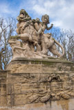 <center>Place Royale du Peyrou. </center> Sculpture de la porte du parc