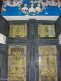<center>Maison des Trois Nourrices</center>Lors de la restauration de la maison entre 2005 et 2006, l'archiecte des monuments Historiques Régis Martin a souhaité une rénovation dans l'esprit, pas dans la forme; la municipalité a demandé à l'artiste et académicien Pierre CARRON, d'en imaginer le décor. Ce dernier élève de Balthus, s'est inspiré du thème des enfants et des nourrices.