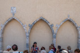 <center>Le couvent des franciscains.</center>Une tradition tenace, une légende persistante et des archives précoces, veulent que Saint-François-d'Assise fonde de le couvent des Cordeliers de Perpignan. Le monastère en fonctionne déjà au XIIe siècle de cet ensemble monumental il subsiste la chapelle Notre-Dame des anges et une série d'enfeus. Ces tombaux de famille entouraient un cloître.
