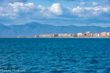 <center>« Navivoile » de Canet à Port-Vendres.</center>Canet-Page et les Albères, massif de montagnes qui constitue la partie la plus orientale de la chaîne pyrénéenne.