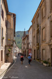 <center>Villefranche-de-Conflent</center>Le marbre de Villefranche est reconnaissable grâce à sa couleur rosé, c’est pourquoi on surnomme le village la « cité construite en marbre rose » car le marbre omniprésent qui compose les maisons a été extrait des carrières environnantes. Aujourd’hui, ces carrières ne sont plus en activité.