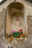 <center>Montée vers le sanctuaire de la Madonna di Reggio.</center> Oratoire.