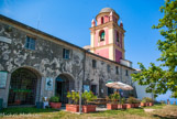 <center>Sanctuaire de Montenero.</center> La première citation du sanctuaire de la Madonna de Montenero remonte à 1335, même si, selon la légende, il fut construit au VIIIe siècle. Le sanctuaire a subi plusieurs rénovations qui, en 1740 et 1847, l’ont profondément transformé.
