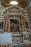 La basilique Santissima Annunziata del Vastato. Chapelle de Saint Antoine de Padoue. Saint Antoine de Padoue en extase, bois sculpté, peint et doré, Honoré Pelle. Statues de l'autel, marbre blanc et polychrome, Tomaso Orsolino. Revêtements en marbre incrusté, Giacomo Porta.