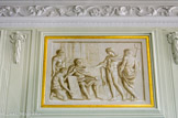 <center></center><center>Grand salon, salle de billard.</center> Quatre peintures, encadrées par des bouches de fontaine stylisées déversant de l'eau, en dessus-de-portes sont consacrées à différents épisodes de la vie du jeune dieu Apollon. Apollon chez le second roi de Troie, Laomédon.