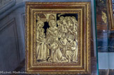 <center></center><center>Le boudoir.</center> Adoration des mages. Lieu de production non identifiée, d'après Sassetta. Verre églomisé. Début du XXe siècle.