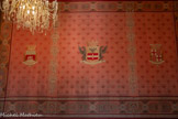 <center>La Chambre de Commerce</center>Les murs sont parés de tentures en tapisserie d'Aubusson de la maison Braquenié, portant les armoiries des principales villes maritimes du milieu du XIXe siècle avec lesquelles Marseille entretenait des relations commerciales : ici, Nantes, Trieste Barcelonne. Nantes, Trieste, Barcelonne