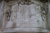 <center>Monument des Mobiles. </center> Sous les groupes militaires, divers textes donnent des renseignements sur les souscripteurs et l'histoire des mobiles. Des noms de batailles y figurent.