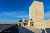 <center>La Cité Radieuse.</center> Le toit terrasse. La tour des ascenseurs et le Mdulor vivant.
