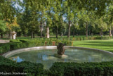 <center>La Magalone.</center>Sur le premier parterre, quatre des cinq statues sur socles, sont positionnées deux par deux sur les côtés ; elles symbolisent le printemps, l'été, l'automne et l'hiver. Ces statues sont comme un symbole réel de ce que représente une bastide comme propriété productive. Ses propriétaires, à Marseille, étaient de riches négociants, tandis qu'à Aix les propriétaires sont issus de la noblesse de robe, ce qui explique la différence des façades.