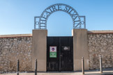 <center></center><center>Théâtre Silvain.</center> On raconte qu'au cours d'une promenade sur les lieux avec leurs amis, le couple Silvain fut frappé par la qualité acoustique d'une discussion entre des joueurs de boules au fond du vallon : Madeleine Silvain ayant alors rejoint les boulomanes entonna une retentissante Marseillaise. Il n'en fallut pas plus pour qu'il soit décidé d'installer un théâtre de verdure en ces lieux. Il a bâti sa réputation sur ses qualités acoustiques et sa situation géographique exceptionnelles. En effet, accroché à la Corniche, construit dans un renfoncement, ce site est à l'abri des nuisances sonores et du mistral.