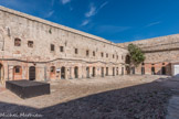 <center>Fort Entrecasteaux.</center>La caserne du haut-fort. Les dortoirs.