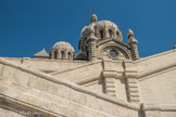 <center>La Cathédrale. </center>L'escalier à double volée qui permet d’accéder à l'esplanade.