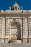 <center></center><center>La fontaine des Trois Dauphins.</center>