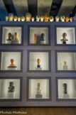 <center>Mur de portraits</center>Mur de portraits
Depuis des millénaires, le portrait est une forme d'affirmation de soi.
Dans l'Antiquité, les notables de la cité, notamment les patriciens, font réaliser leur portrait pour affirmer leur pouvoir. Puis la place grandissante de l'individu dans la société entraîne une diffusion plus large du portrait, prélude à l'idéal contemporain de citoyenneté et de démocratie pour tous.
Au dessus des vitrines, pièce supplémentair de Dominique Àngel (né en 1942) 2013. Plâtre, terre crue, moulages. Collection de l'artiste.
1 et 2 Mme Agnès Meyer Charles Despiau 1929. Bronze, socle de bois noir, patine dorée Centre Pompidou, MNAM/CCI. Paris.
Portrait de jeune femme Charles Despiau 1937 Plâtre. Centre Pompidou, MNAM/CCI, Paris
3 et 4 Buste de M. L. Vogel. Chana Orloff 1922. Ciment teinté Centre Pompidou, MNAM/CCI, Paris.
Jeune sportif. Jules Oscar Maes XXe siècle. Bois. Centre Pompidou, MNAM/CCI. Paris.
5 portraits du sénateur Borletti. Francesco La Monaca. Bronze patiné, socle en pierre. Donc du sénateur en 1935. Centre Pompidou, MNAM/CCI, Paris.
6 Portrait de Gaby. Marino Marini 1932. Terre cuite. Don du sénateur Borletti 1935. Centre Pompidou, MNAM/CCI, Paris.
7 Jean-Claude Osouf. Portrait du fils aîné de l'artiste Jean Osouf. Bronze doré, socle en marbre noir. 1934. Centre Pompidou, MNAM/CCI. Paris.
8 Tête de Pierre Camo. Martinez I Hugue Manuel dit Manolo. 1913. Terre cuite. Don de M. Daniel-Henry Kahnweileren 1962 Centre Pompidou, MNAM/CCI. Paris
9 Buste d'homme. Séraphin Soudbinine 1912 Bronze. Musée d Orsay, Paris
10 Marie-Jeanne, buste de jeune fille. Henri Albert Lagriffoul. 1932 Marbre. Centre Pompidou.
11 Le peintre Ernest Desurmont. Henri Vallet 1920.Bronze, socle en marbre. Centre Pompidou. MNAM/CCI, Paris