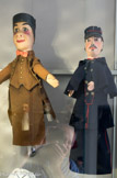 <center>Marionnettes à gaine </center>Soldat, marionnette à gaine du théâtre Anatole (Champs-Elysées, paris)
Ferry Fruit, sculpteur! Emile Labelle, marionnettiste
Paris, France Vers 1903 Tissu, bois, verre MuCEM