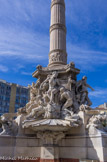 <center>Place Castellane</center>Une allégorie de la Source ou l'Huveaune est assise parmi les rochers pour mieux faire face au Boulevard Baille.