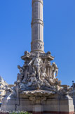 <center>Place Castellane</center>Face à la rue de Rome, c'est le fleuve ou le Rhône qui a été représenté. Allar s'est inspiré de «L'Océan» de la fontaine de Trévi.