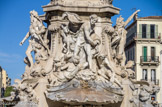<center>Place Castellane</center>Parmi les silhouettes qui l'accompagnent, on identifie une gracieuse nymphe ainsi qu'un pêcheur, inspiré du Jeune napolitain jouant avec une tortue» de François Rude.