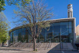 <center>Parc Chanot</center>Auditorium. Chatenet MF, Viguier JP, architectes 1996. Son plan en éventail est inspiré du projet de mobilier de Pierre Chareau qui, pour enclore l'espace, utilisait des éléments identiques, en éventail.  Une paroi  en verre très élancée lui sert de façade.