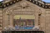 <center>Parc Chanot, le palais des Arts</center>Mosaïque d'après Valère Bernard, réalisée par l'atelier des frères Patrizio. Le clocher des Accoules, l'hôtel Dieu, l'hôtel de Ville et le quartier du Panier.