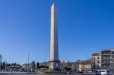<center>L'obélisque</center>Sous l'Empire, la place Castellane est partiellement construite, mais, pour le maire Antoine d'Anthoine (dont l’épouse est l'une des trois filles Clary) mis en place par le préfet napoléonien Thibaudeau, elle mérite mieux qu'une fontaine-lavoir. La ville décide d'élever un monument en hommage à l'Empereur. On choisit un obélisque (rappel, peut-être, de l’expédition d’Égypte du général Bonaparte), oeuvre de l'architecte Penchaud.  En 1810, l'obélisque est érigé sur la place Castellane et sa dédicace au fils impérial, le petit «roi de Rome», est gravée un an plus tard sur le monument. Mais suite aux changements de régimes, la dédicace est effacé, une autre est gravée, puis on finira par remplacer la gravure par de la peinture plus facile à faire disparaître sur l'obélisque.