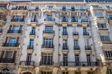 <center>308 rue Paradis</center>Ebrard H, architecte 1912. De facture Art nouveau, mais plutôt de parenté viennoise, cet immeuble à la façade dissymétrique possède un bow-window curviligne.