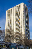 <center>Le Grand Pavois</center>Les deux derniers niveaux sont en retrait. Ils comprennent les étages techniques, des espaces communs et une véritable piscine.